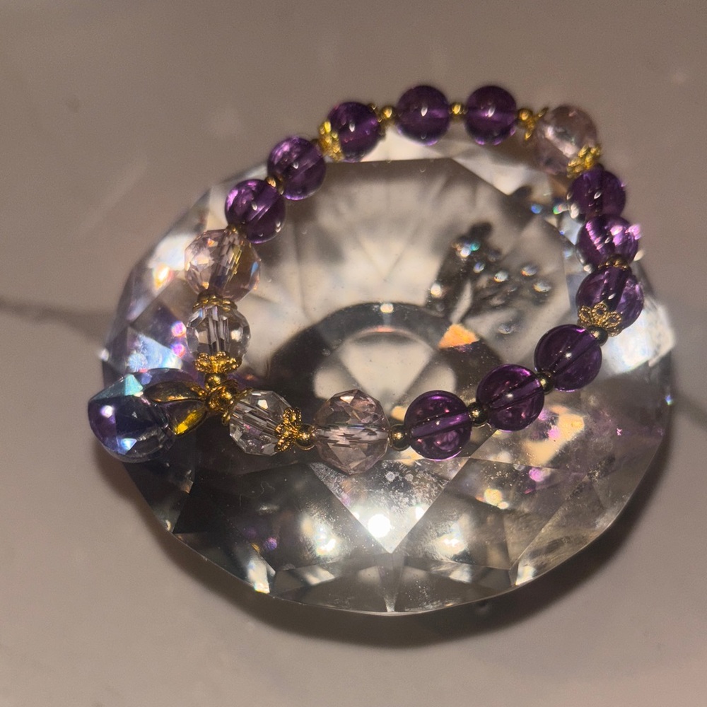 Chic Amethyst and Gold Beaded Bracelet